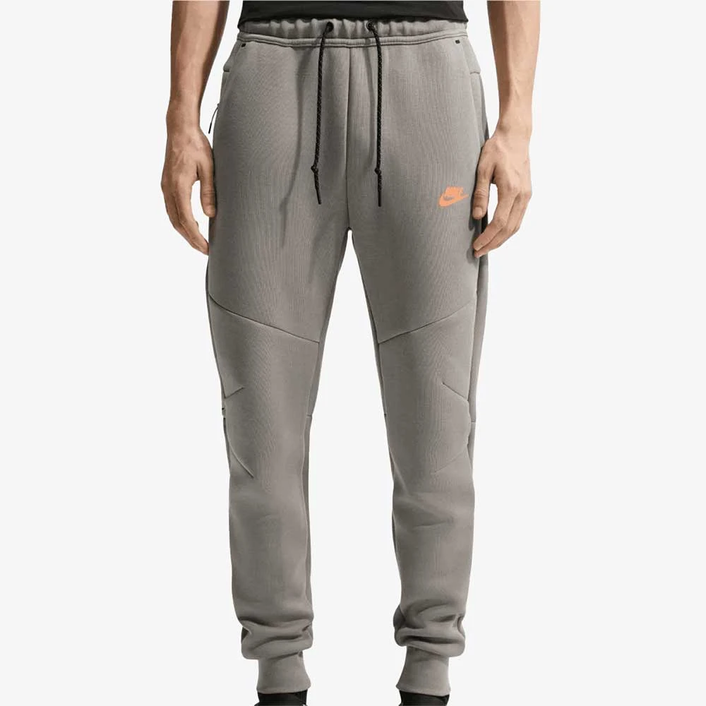 МЪЖКО ДОЛНИЩЕ NIKE HV0959-321 TCH FLC JGGR БЛЕДОЗЕЛЕНО - lotus-sport.bg