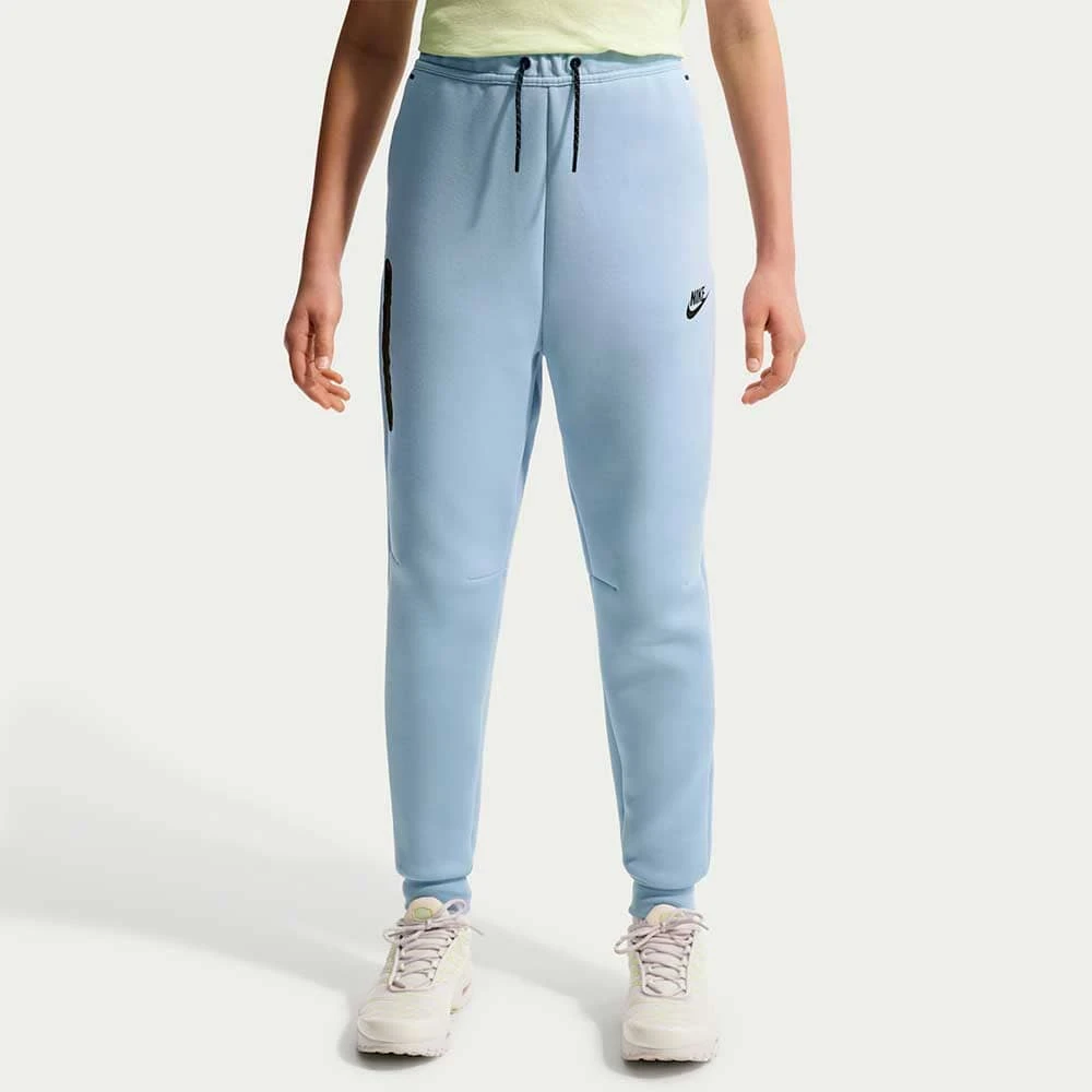 ДЕТСКО ДОЛНИЩЕ ЗА МОМИЧЕ NIKE HV8698-440 NSW TCH FLC JGGR PD СВЕТЛОСИНЬО - lotus-sport.bg