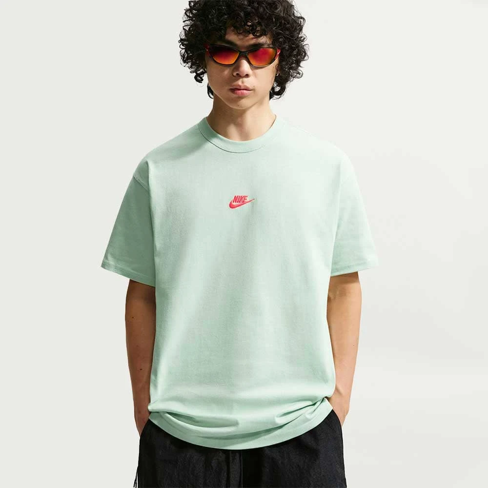 МЪЖКА ТЕНИСКА NIKE IH1121-313 NSW TEE LSE PREM ESS SUST СВЕТЛОЗЕЛЕНА - lotus-sport.bg