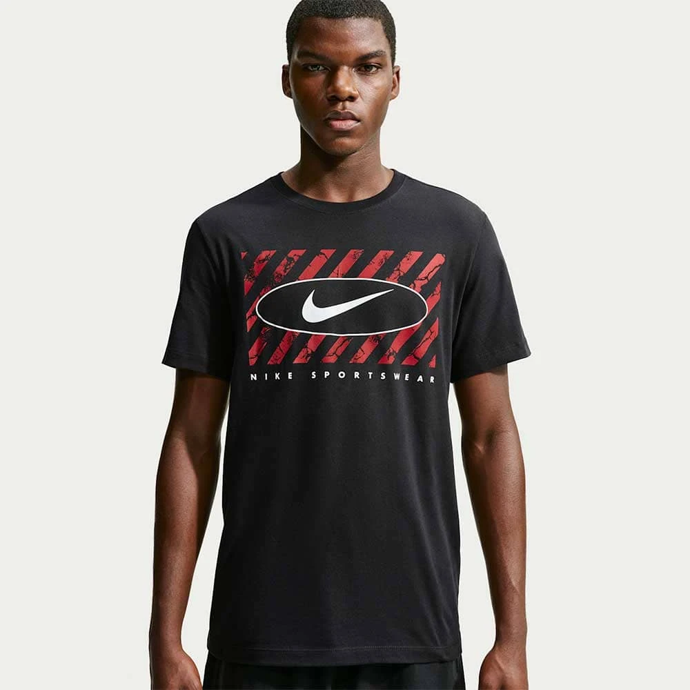 МЪЖКА ТЕНИСКА NIKE IM3727-010 NSW TEE STD CLUB 6MO SWOOSH ЧЕРНА - lotus-sport.bg