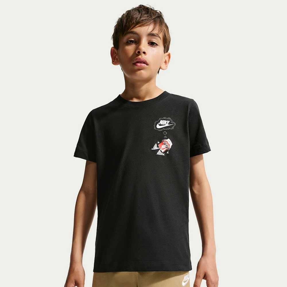 ДЕТСКА ТЕНИСКА ЗА МОМЧЕ NIKE IV5608-010 NSW TEE BOXY 3 ЧЕРНА - lotus-sport.bg
