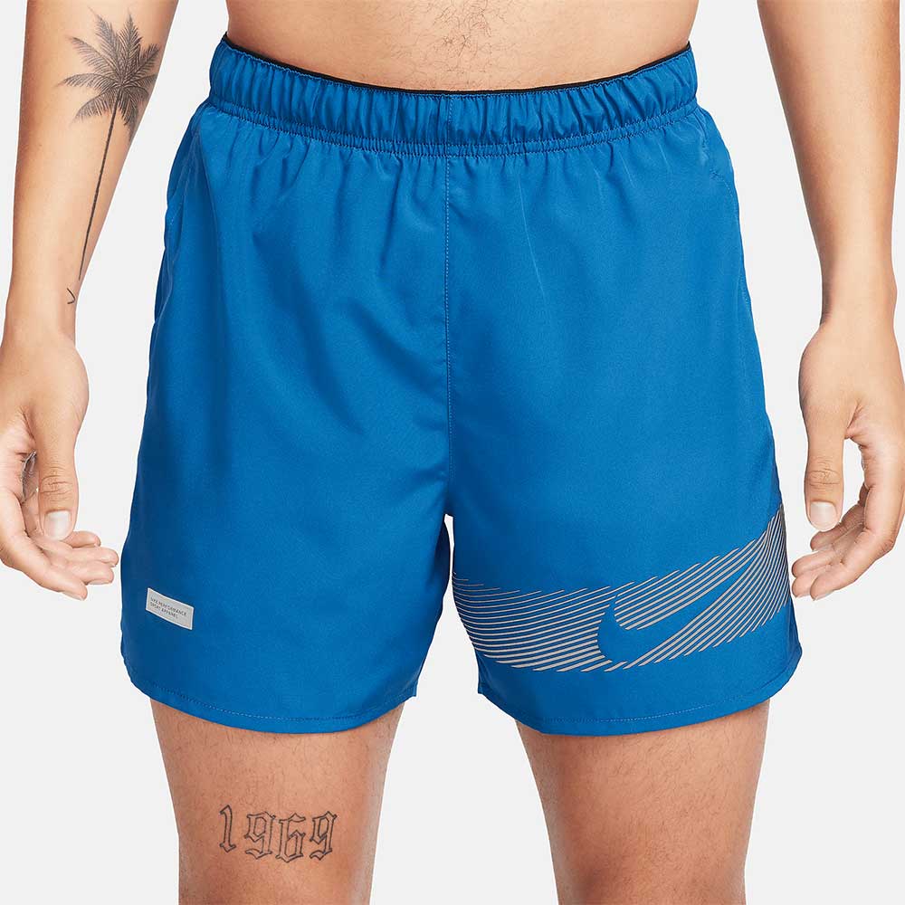 МЪЖКИ КЪСИ ПАНТАЛОНИ NIKE CHALLENGER 5IN BF SHRT FLASH СИНИ - lotus-sport.bg