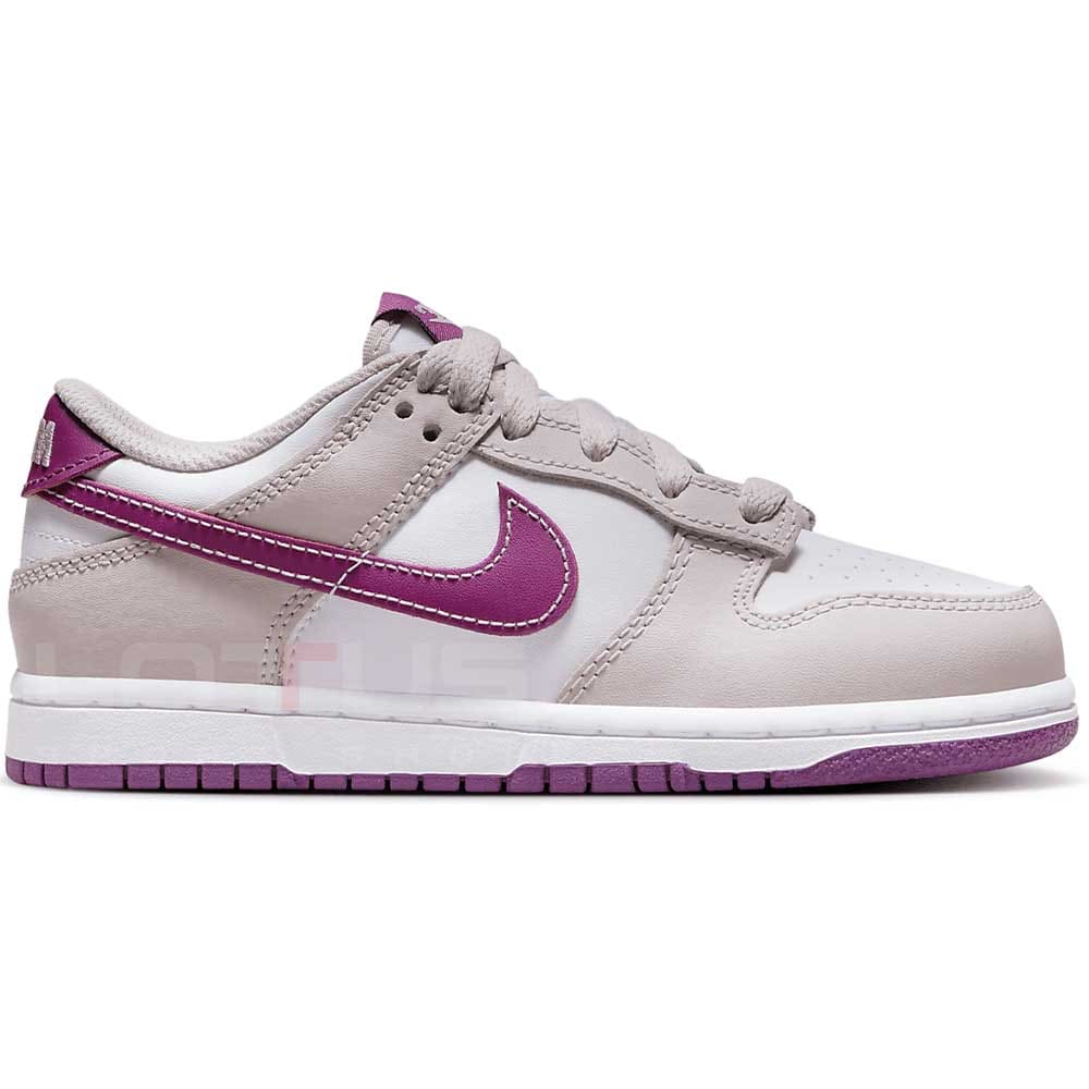 ДЕТСКИ ОБУВКИ ЗА МОМИЧЕ NIKE DUNK LOW (PSE) БЕЛИ/ЛИЛАВИ - lotus-sport.bg