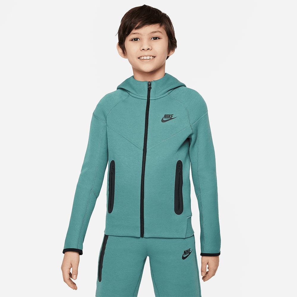 ДЕТСКО ГОРНИЩЕ ЗА МОМЧЕ NIKE NSW TECH FLC FZ ЗЕЛЕНО - lotus-sport.bg