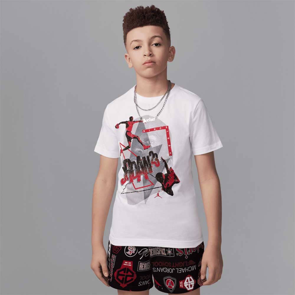 ДЕТСКА ТЕНИСКА ЗА МОМЧЕ NIKE 95D735-001 JORDAN 3PEAT SS TEE БЯЛА - lotus-sport.bg
