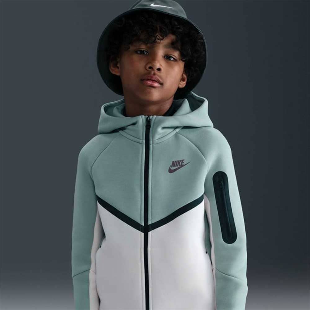 ДЕТСКО ГОРНИЩЕ ЗА МОМЧЕ NIKE HV5867-054 NSW TCH FLC FZ PD СИНЬО-ЗЕЛЕНО/БЕЖОВО - lotus-sport.bg