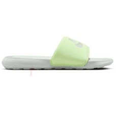 ДАМСКИ ЧЕХЛИ NIKE CN9677-004 VICTORI ONE SLIDE СИВИ/ЕЛЕКТРИКОВО ЗЕЛЕНИ ДАМСКИ ЧЕХЛИ NIKE CN9677-004 VICTORI ONE SLIDE СИВИ/ЕЛЕКТРИКОВО ЗЕЛЕНИ